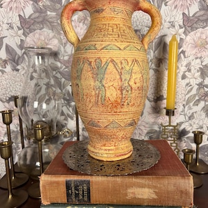 Vaso in terracotta di ispirazione antica con figure danzanti / Aspetto invecchiato / Alto 9 pollici / Riproduzione di ceramica greca antica