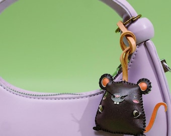 手作りのマウスレザーチャーム、かわいい動物キーホルダー、財布チャーム、バッグチャーム、彼女や彼へのギフト、誕生日ギフト
