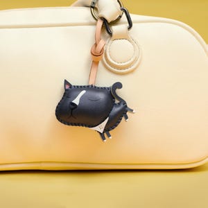 Handmade BRITISH CAT Leather Bag Charm, Cute Animal Keychain, Gift For Cat Lover, Gift For Him Her, Cute Bag Accessory