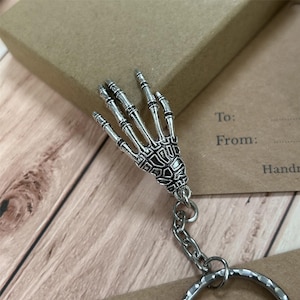Human Skeleton Hand Keyring, Personalized Hand Keyring, Gothic Keychain, Skeleton Hand Keychain, Gothic Pendant Accessories, Halloween Gifts