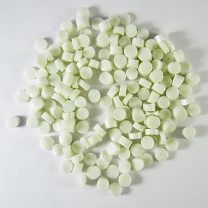 French Vanilla Dots D0137 - Made from Bullseye Glass