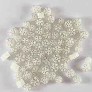 White Snowflake on Clear Glass Murrine - 0.5 oz Pre-cut, COE 90 Bullseye Fusible - 11102