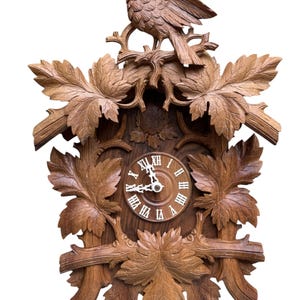 Hand-carved Vintage Black Forest-style Cuckoo Clock by Steinbach