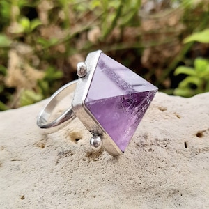 Amethyst Pyramid Ring. Stone Pyramid Ring. Large Amethyst Ring. Artisan Ring. Original Ring. Sterling Silver And Amethyst Ring.