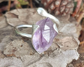 Rå ametistspetsring i sterlingsilver - justerbar hantverksdesign