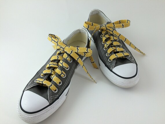 Black converse yellow laces sale