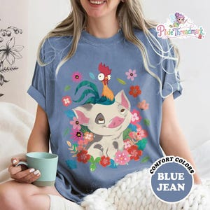 Camiseta de Disneyland Moana estilo años 70 con estampado floral de Pua y Hei Hei, camiseta de la película Moana de Comfort Colors, camiseta de Magic Kingdom, camiseta de la princesa Moana imagen 4