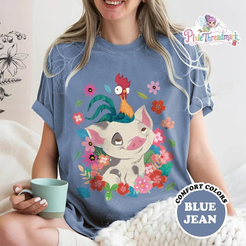 Camiseta de Disneyland Moana estilo años 70 con estampado floral de Pua y Hei Hei, camiseta de la película Moana de Comfort Colors, camiseta de Magic Kingdom, camiseta de la princesa Moana imagen 4