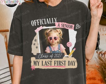Gepersonaliseerd vintage T-shirt met foto en jaartal voor eindexamenleerlingen in comfortabele kleuren, officieel eindexamenshirt, mijn laatste eerste schooldag T-shirt, shirt van de lichting van 2027