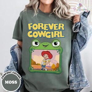 Comfort Colors Forever Cowgirl Shirt, Jessie Toy Story Shirt, Gift For Music Fan, Retro Toy Friends Shirt,Nostalgic Toy Story 5 Inspired Tee afbeelding 3