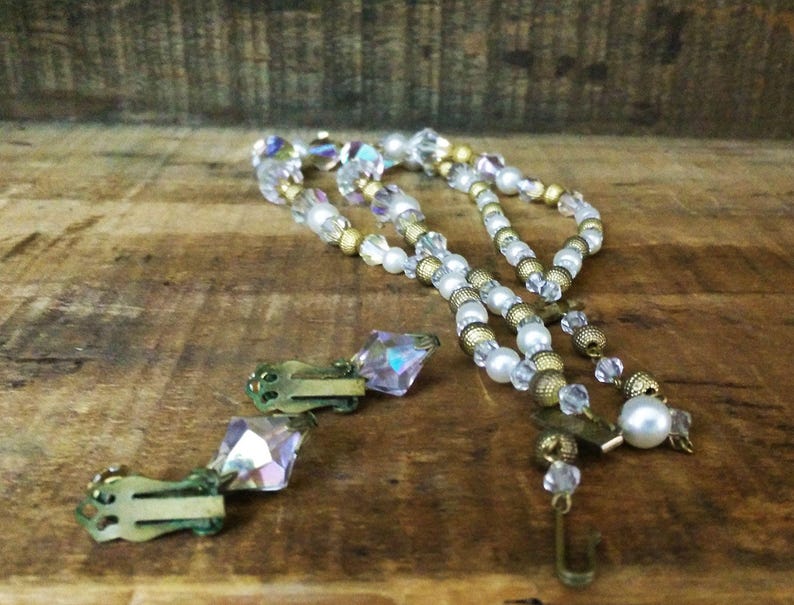 costume jewelry Two strand Vintage crystal /& gold beaded necklace and clip on earrings