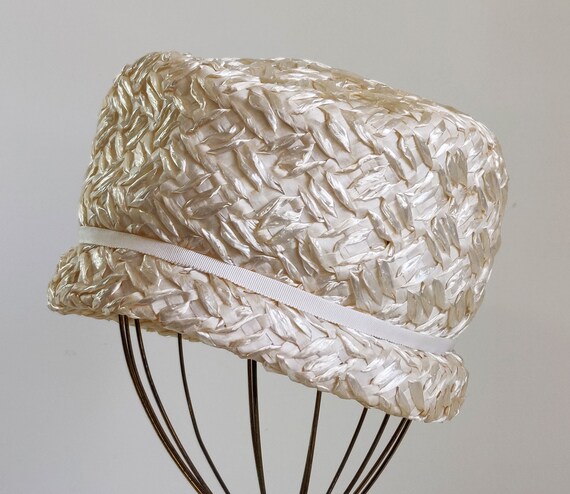 Mid Century off white woven straw raffia hat - image 4