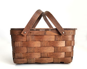 Small Vintage Picnic Basket with hinged lid