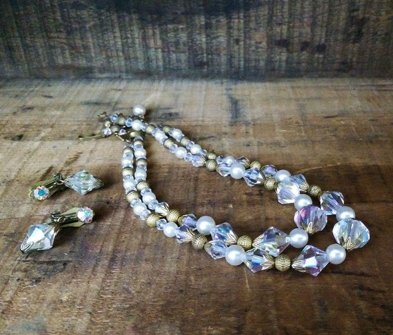 costume jewelry Two strand Vintage crystal /& gold beaded necklace and clip on earrings