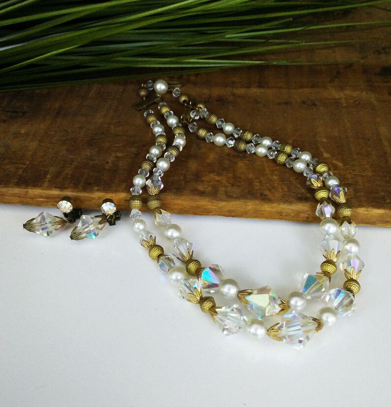 costume jewelry Two strand Vintage crystal /& gold beaded necklace and clip on earrings