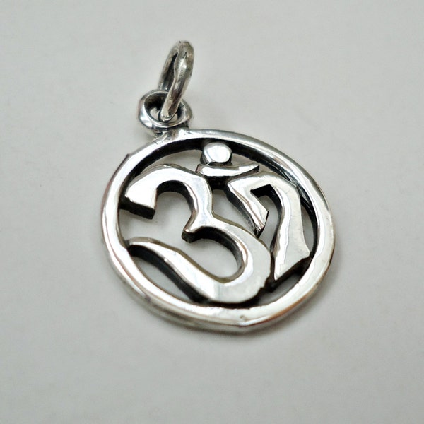 Small Sterling Silver Ohm Om Pendant Charm - Namaste Yoga