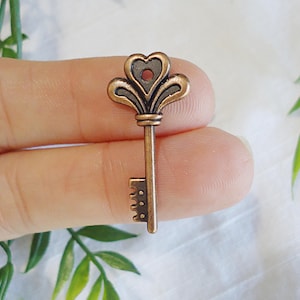 Heart Key Pendant, Antique Copper, 1 1/8&quot; Tall