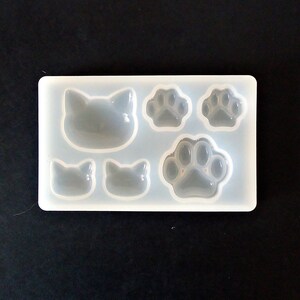 Cat and Paw Silicone Mold for Resin Casting, 3" x 1 7/8"