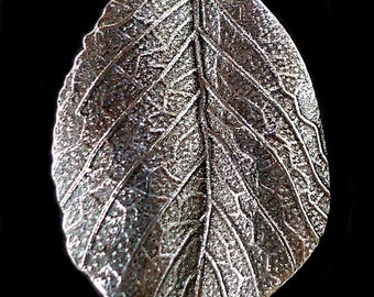 Realistic Silver Veined Leaf Pendant - Set of 5