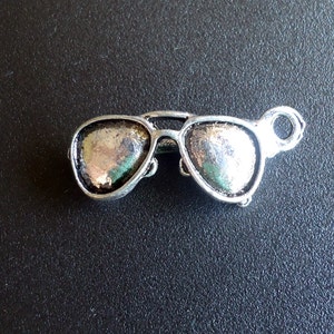 Sunglass Charms - 3D - Antique Silver - Aviator Glasses - Summer, Beach