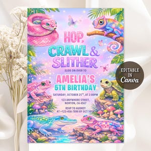 Könnte beinhalten: Eine farbenfrohe Geburtstagseinladung mit dem Text "Hop, Crawl & Slither" und "Amelias 5. Geburtstag". Das Design zeigt Illustrationen einer Schlange, eines Chamäleons, eines Frosches, einer Schildkröte, eines Geckos und eines Alligators. Bearbeitbar in Canva.