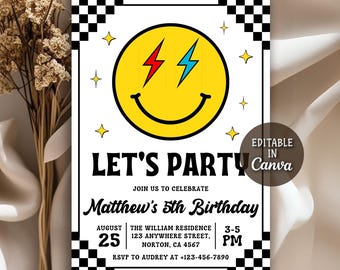 Puede incluir: Una invitación blanca con una carita sonriente amarilla con rayos rojos y azules. El texto "LET'S PARTY" está encima de "Matthew's 5th Birthday". La invitación incluye detalles del evento y es editable en Canva.