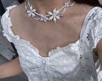 Coquette Aesthetic Pearl Flower Choker,  Handmade Fairycore Bridal Necklace,  White Floral Beaded Statement Jewelry,  Romantic Wedding Gift