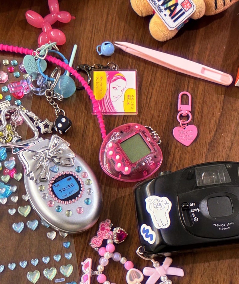 DIY Kawaii Flip Phone Keychain Kit, personalised keyring, Brush & Mirror, Y2K Accessory image 6