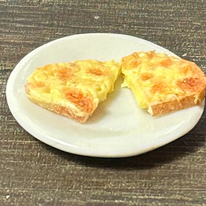 Miniatur Puppenhaus Essen gegrillt Käse auf Toast 1/12 Puppenhaus 25 mm