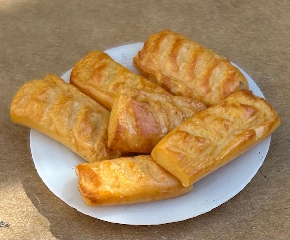 Dollhouse miniature sausage roll 1/12 scale by Wyrdworldminiatures