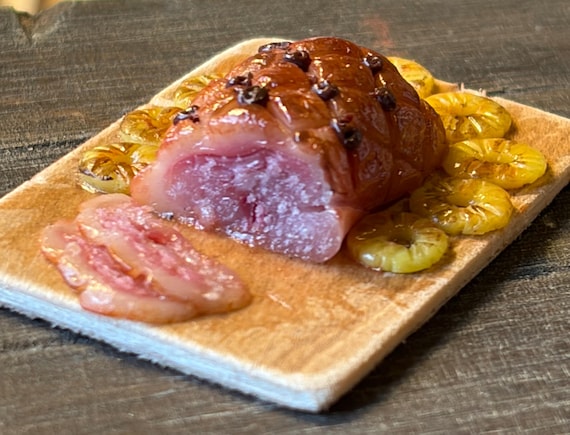 Miniature Roast Gammon with potatoes: 1/12 Scale Dollhouse Food by Wyrdworldminiatures