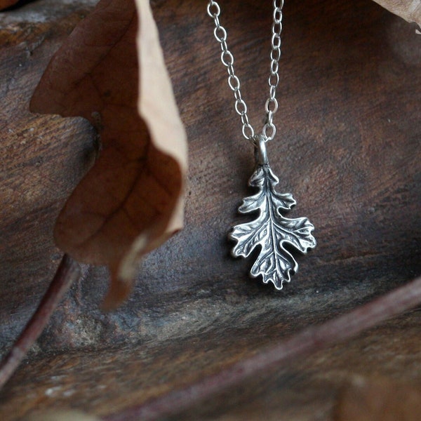 Oak Leaf Necklace, Silver Oakleaf Pendant, Strength Jewelry, Quercus, Woodlandcore Charm, Artisan Jewelry, Gift for Nature Lovers