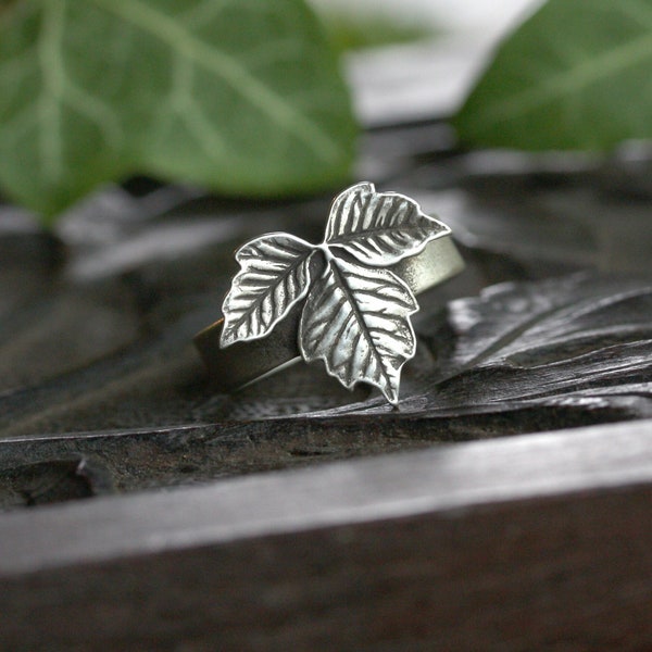 Poison Ivy Ring, Poisonous Plant Talisman, Witch Magic, Symbolic Jewelry, Nature Lover Gift