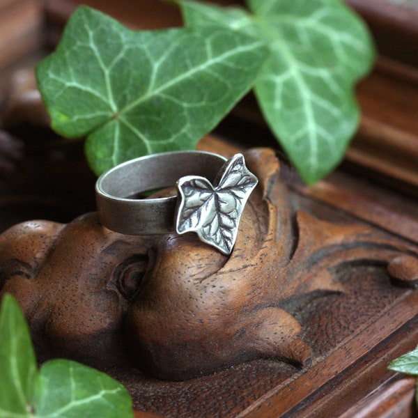 Silver Ivy Ring, Sterling Botanical Talisman, Size 7 1/4, Ivy Leaf Jewelry, Forest Gift for Nature Lover