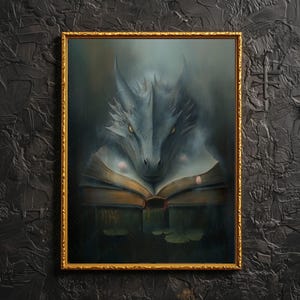 "Il Guardiano delle Pagine Antiche" - Stampa da parete <3 con drago libresco, opera d'arte con drago di Dark Academia, decorazione per la casa con dipinto di drago fantasy dark