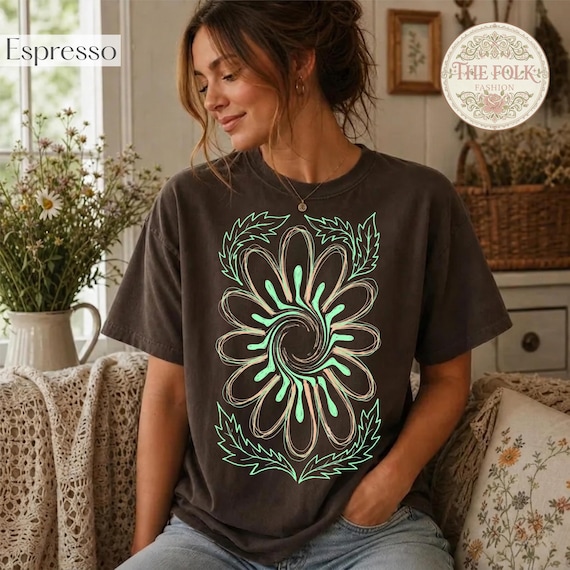 Groovy Daisy Shirt, 70s Retro Floral Tee, Abstract Mint Flower T-shirt, Vintage Daisy Graphic Shirt, Daisy Flower Shirt Comfort Colors