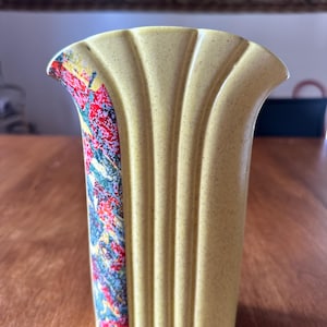 Vintage art deco yellow speckled vase