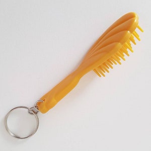 spazzola per capelli zonnige gele barbie sleutelhanger - sleutelhanger originalele anni novanta barbie cadeau
