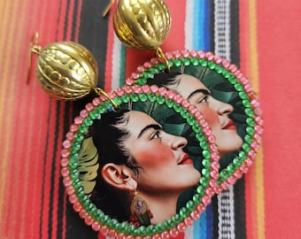 Frida Kahlo-oorbellen met strassteentjes en goudkleurige kralen