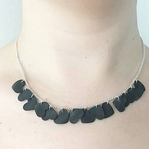 Minimalistic hearts inner tube necklace made of rubber of a Dutch bicycle recycling great gift eco friendly image 4