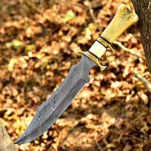 Damascus Steel Hunting Knife: Camel Bone Handle, Leather Sheath