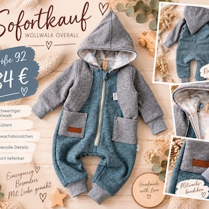 Könnte beinhalten: Ein Overall aus Wollwalk mit Kapuze in einer Farbkombination aus Grau und Petrol. Das Kleidungsstück verfügt über einen Frontreißverschluss, zwei Vordertaschen mit braunen Etiketten sowie gerippte Bündchen an Ärmeln und Beinen. Das Innenfutter zeigt ein Muster mit Heißluftballons.
