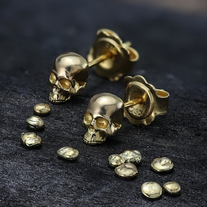 Solid 18 carat Gold Skull Stud Earrings