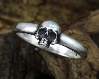 Tiny skull ring, small silver skull