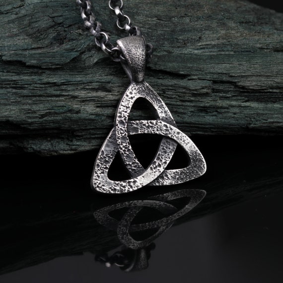 Triquetra Trinity Knot Necklace Etsy