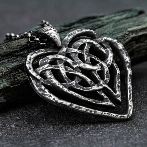 Wire Crochet Necklace - Celtic Heart Knot Necklace, a wire crochet PDF -  Yooladesign