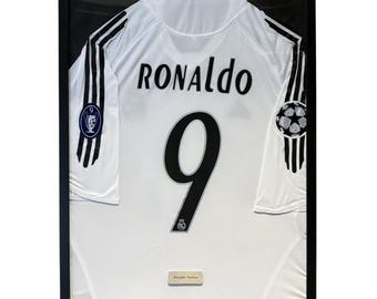 Maglia Real Madrid Ronaldo Nazário incorniciata, maglia Ronaldo Nazário incorniciata, maglia Real Madrid 21 x 29 pollici