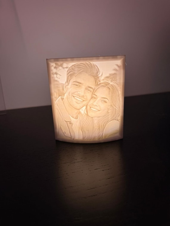 Personalized photo lithophane made of PLA – curved memorial light, 15 cm, without LED
