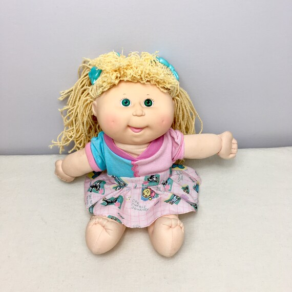 pretty crimp and curl cabbage patch doll