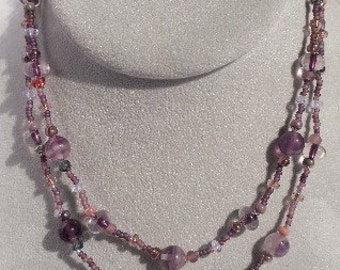 Collar de 2 hilos de harina púrpura con cuentas
